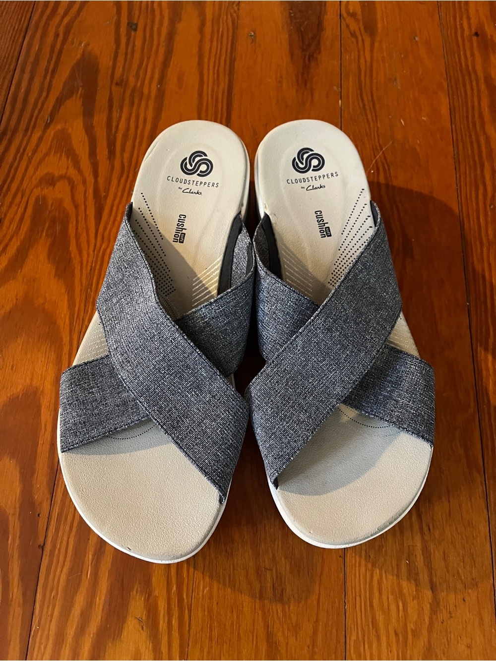 Clarks Cloudsteppers Arla Elin Grey Cross Strap Slide Sandals - Like New Size 8